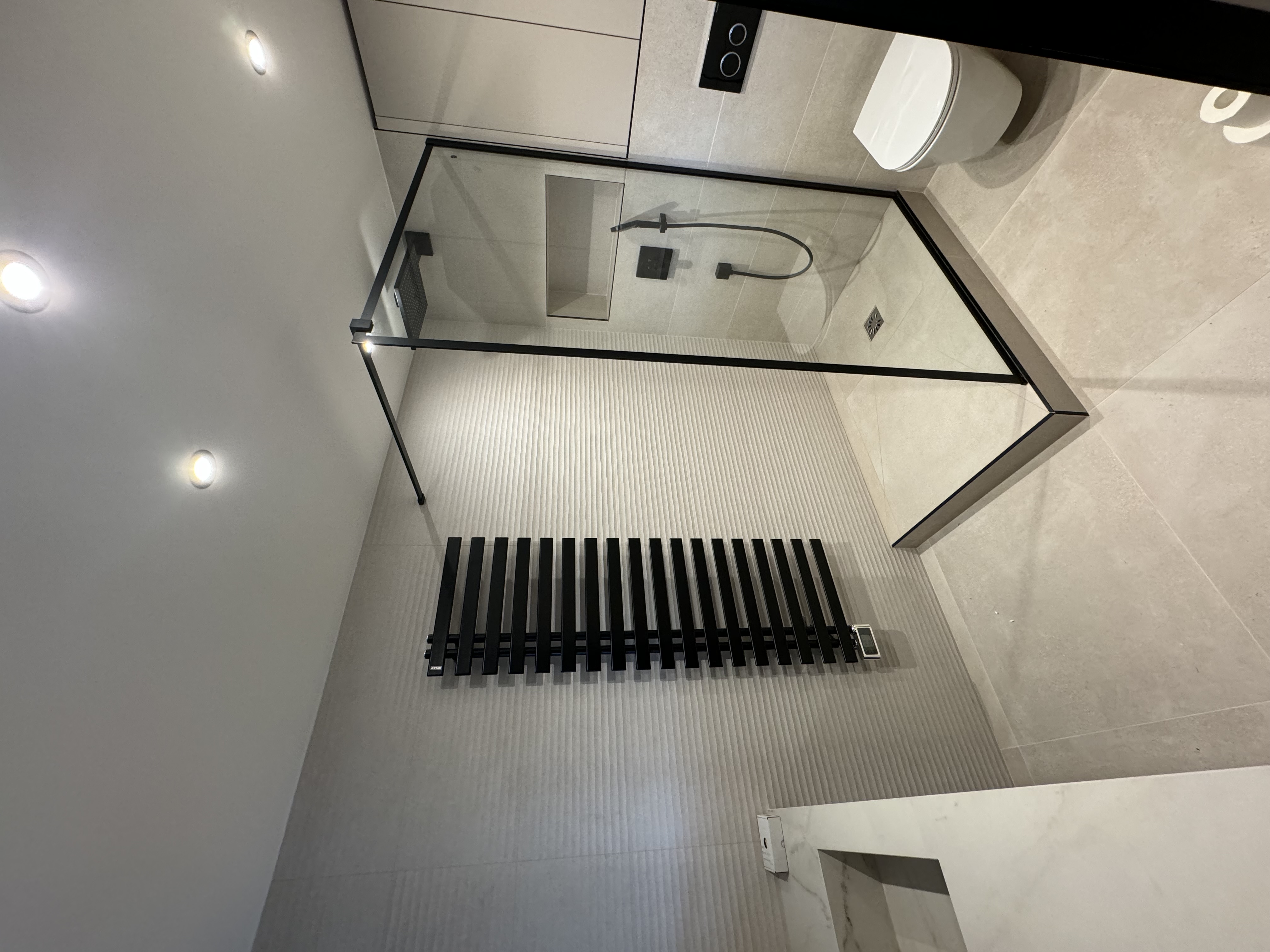 Salle de bain complète, douche à l'italienne